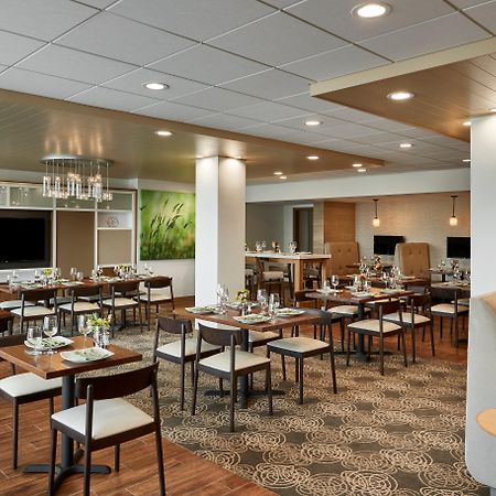 Holiday Inn Alexandria At Carlyle By Ihg Exteriör bild