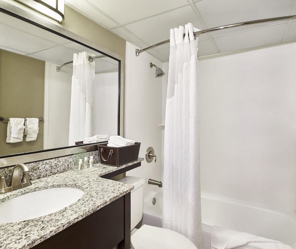 Holiday Inn Alexandria At Carlyle By Ihg Exteriör bild