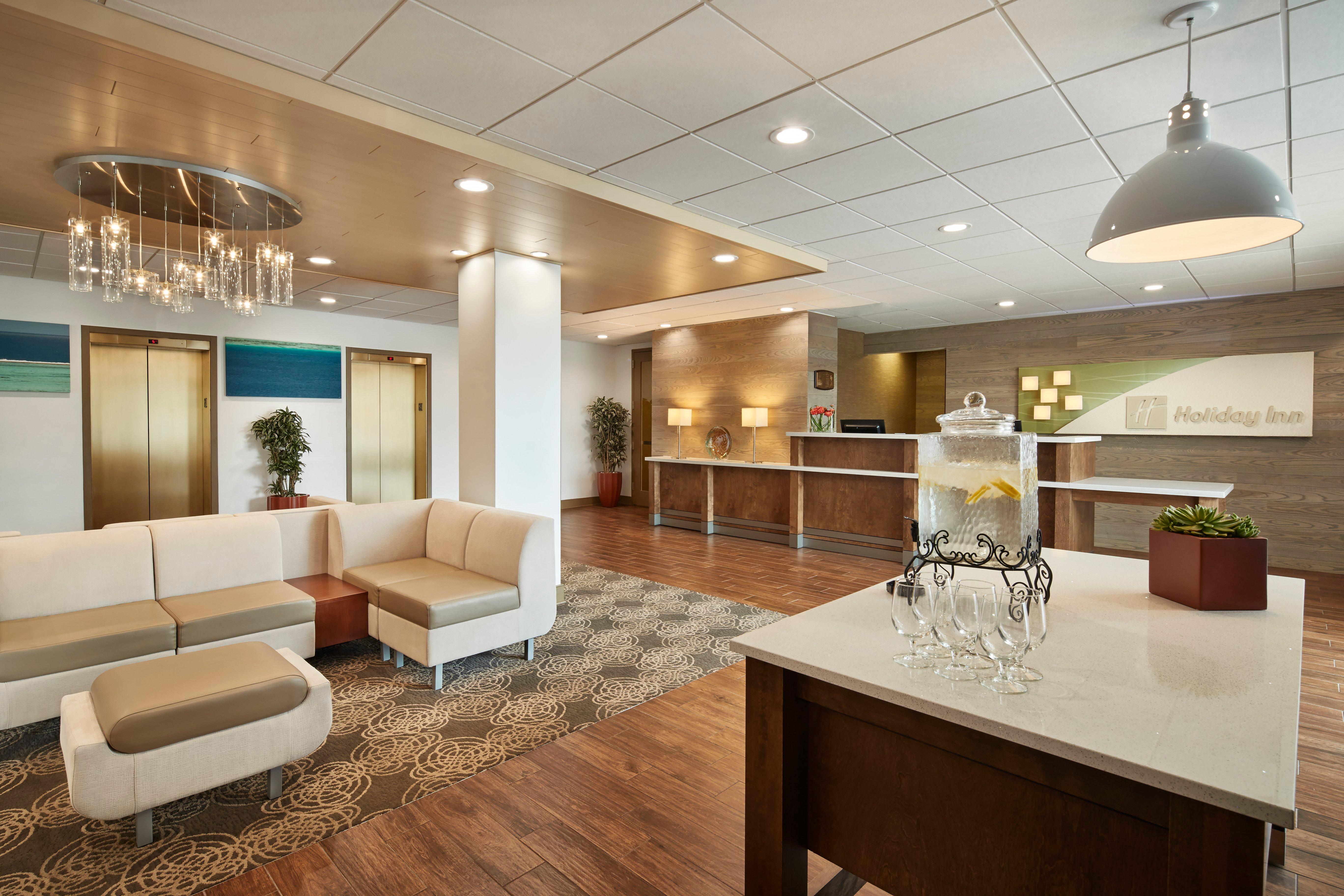 Holiday Inn Alexandria At Carlyle By Ihg Exteriör bild