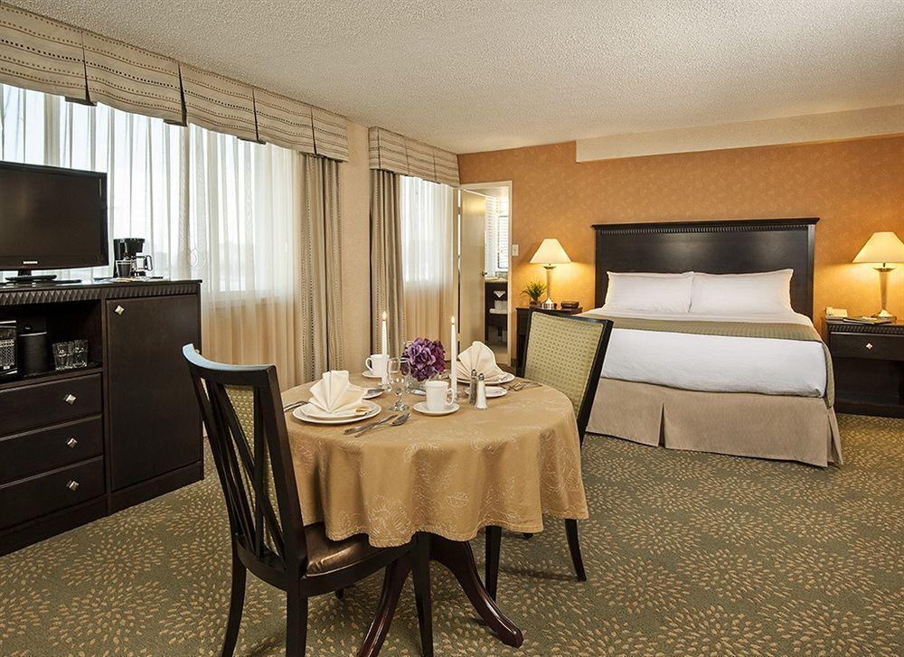 Holiday Inn Alexandria At Carlyle By Ihg Exteriör bild